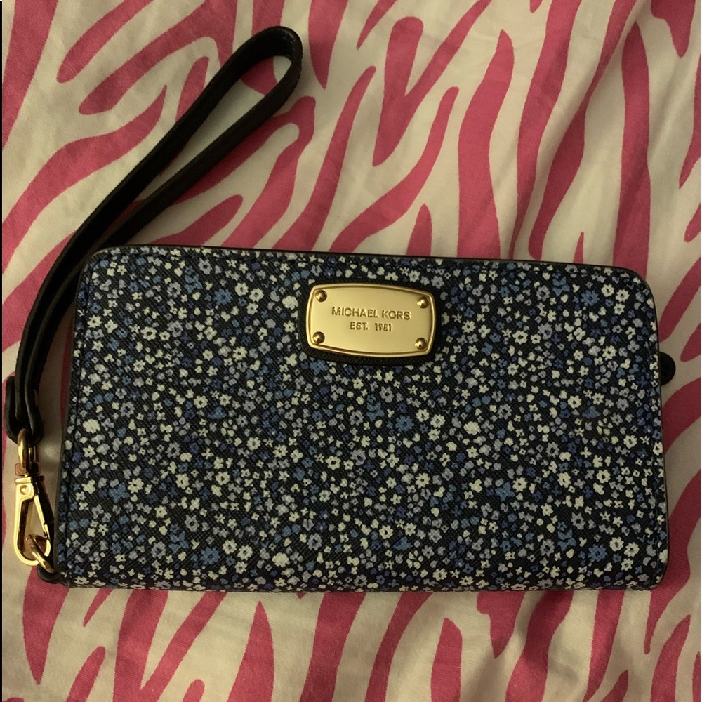 Michael Kors wristlet
